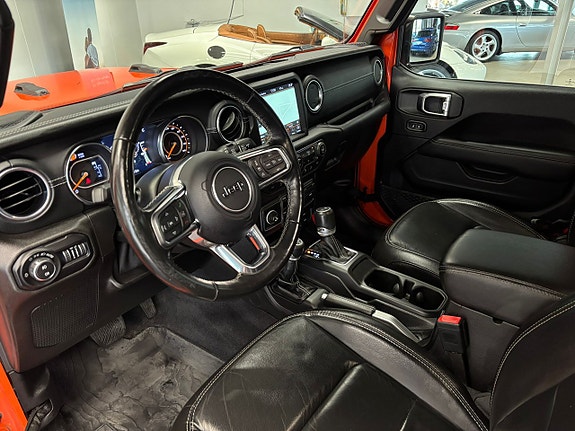 Jeep Wrangler Unlimited 13 of 30