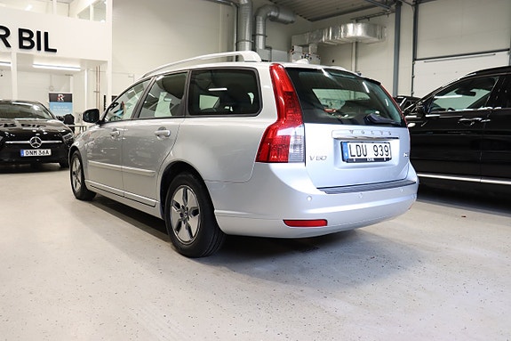 Volvo V50 4 of 5