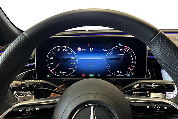 Mercedes-Benz E300 e 5 of 13