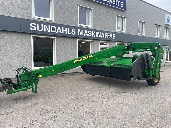 John Deere 735