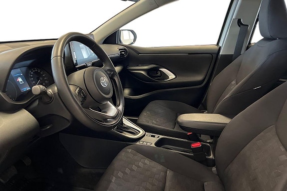 Toyota Yaris 14 of 21
