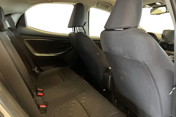 Toyota Yaris 9 of 21