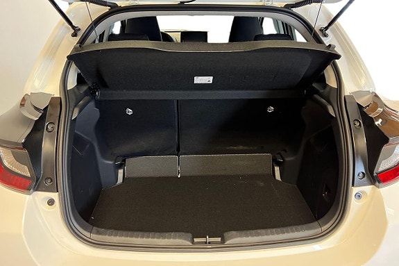 Toyota Yaris 12 of 21