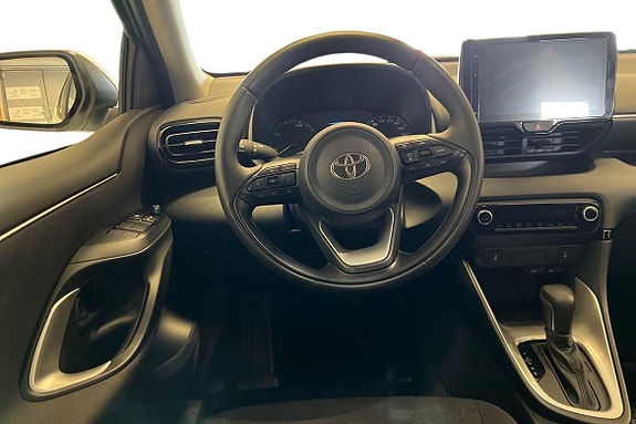 Toyota Yaris 11 of 21