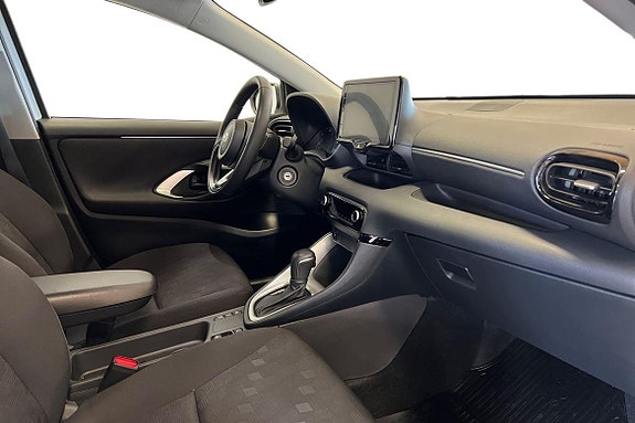 Toyota Yaris 7 of 21