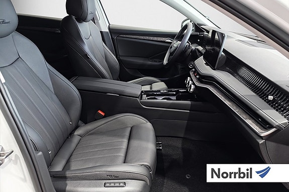 Skoda Superb 14 of 18
