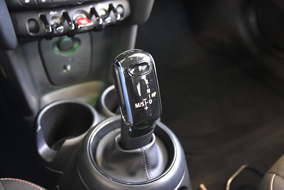 MINI Cooper 14 of 16