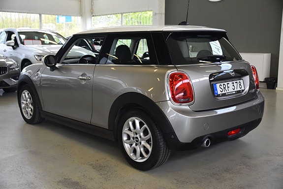MINI Cooper 4 of 5