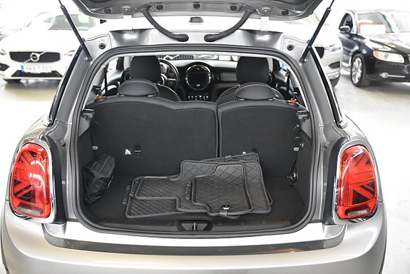 MINI Cooper 16 of 16