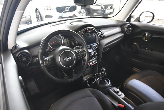 MINI Cooper 7 of 16