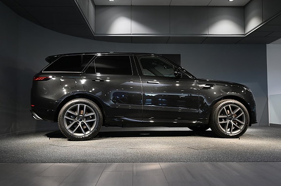 Land Rover Range Rover Sport 7 of 26