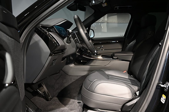 Land Rover Range Rover Sport 11 of 26