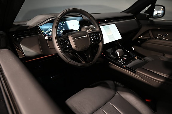 Land Rover Range Rover Sport 13 of 26