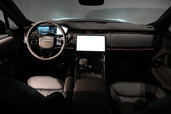 Land Rover Range Rover Sport 15 of 26