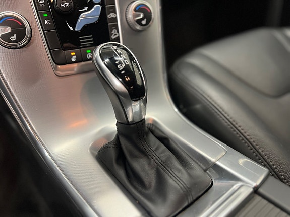 Volvo XC60 13 of 30