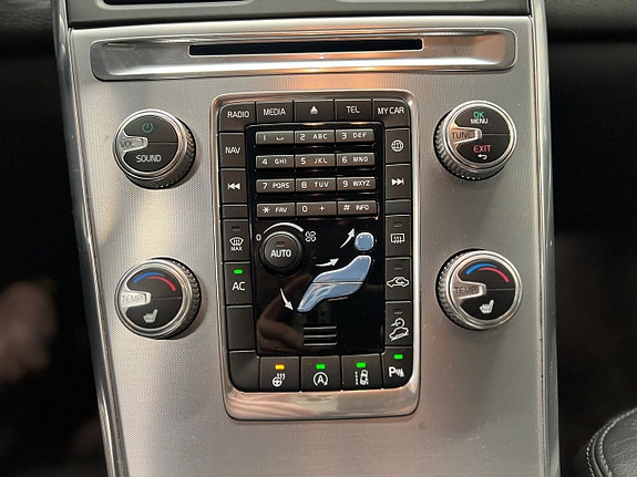 Volvo XC60 12 of 30