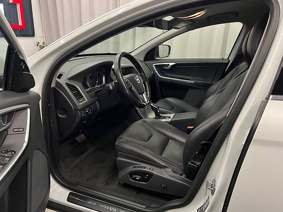 Volvo XC60 7 of 30