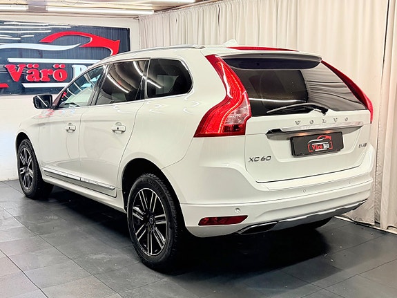 Volvo XC60 2 of 30