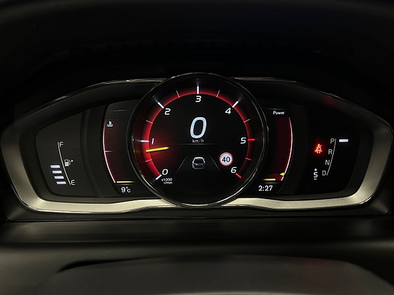 Volvo XC60 18 of 30