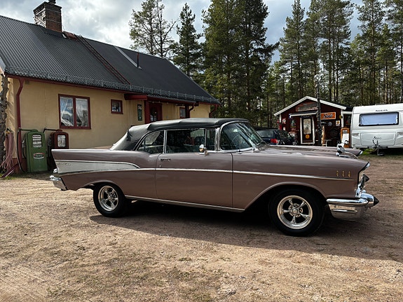 Chevrolet Bel Air 3 of 5