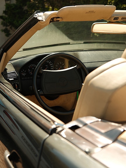 Mercedes-Benz 500 SL 7 of 8