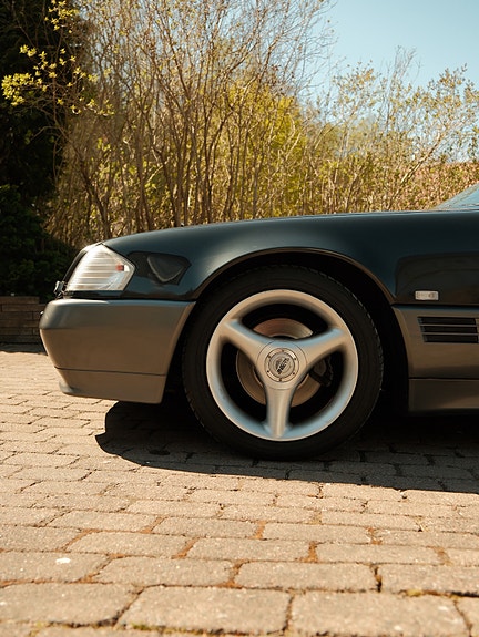 Mercedes-Benz 500 SL 6 of 8