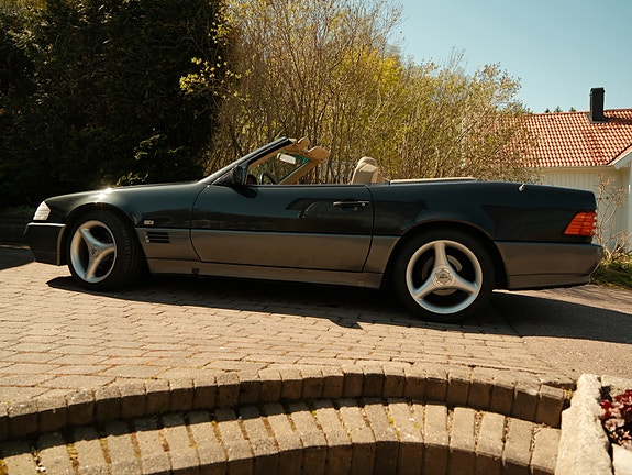 Mercedes-Benz 500 SL 5 of 8