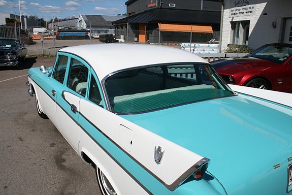 Dodge Custom Royal 16 of 22