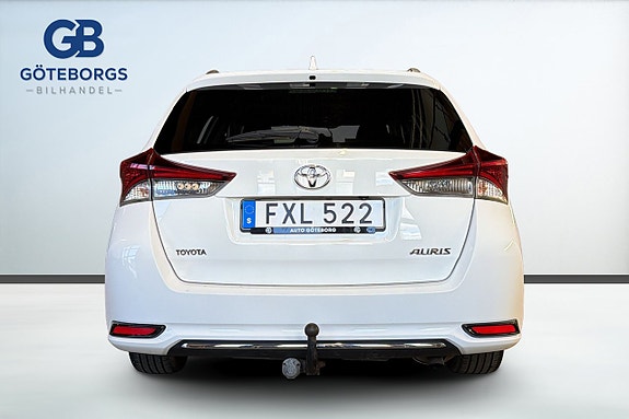 Toyota Auris 5 of 5