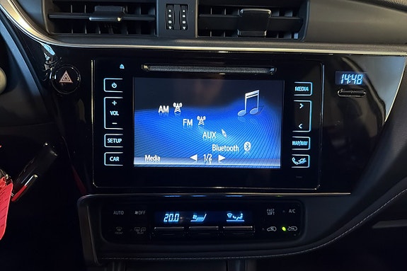 Toyota Auris 14 of 17