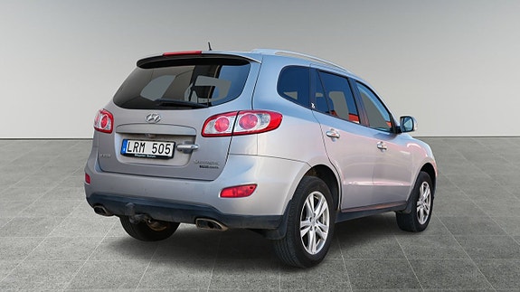 Hyundai Santa Fe 4 of 15