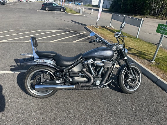 Yamaha XV1700 2 of 4