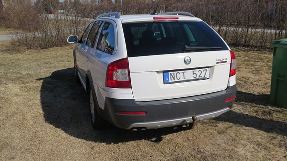 Skoda Octavia Scout 2 of 2