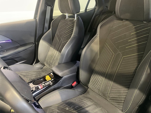 Peugeot 2008 7 of 15