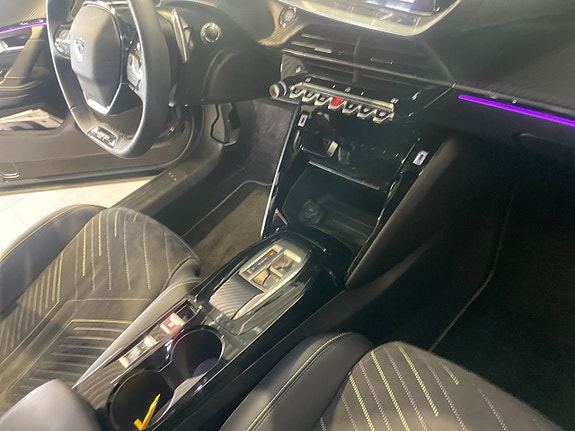Peugeot 2008 11 of 15