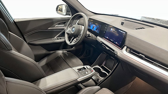 BMW X1 3 of 5