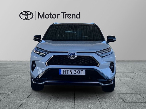 Toyota RAV4 Plug-in Hybrid 5 of 5