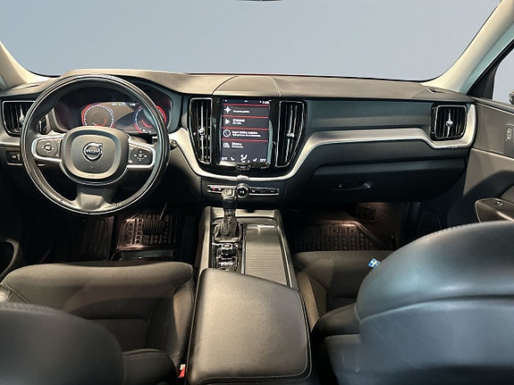 Volvo XC60 8 of 19