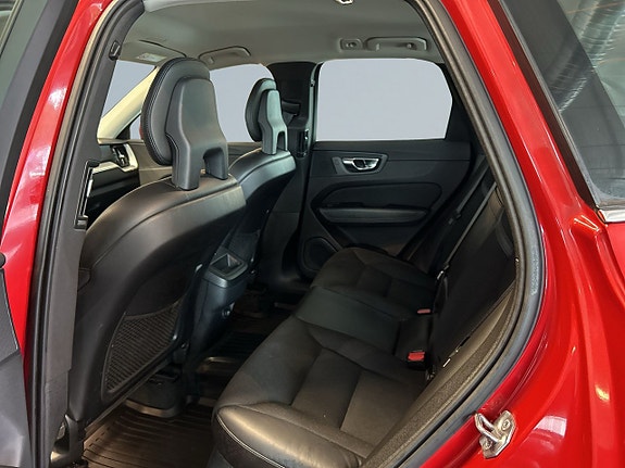 Volvo XC60 13 of 19
