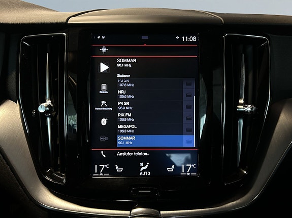 Volvo XC60 15 of 19