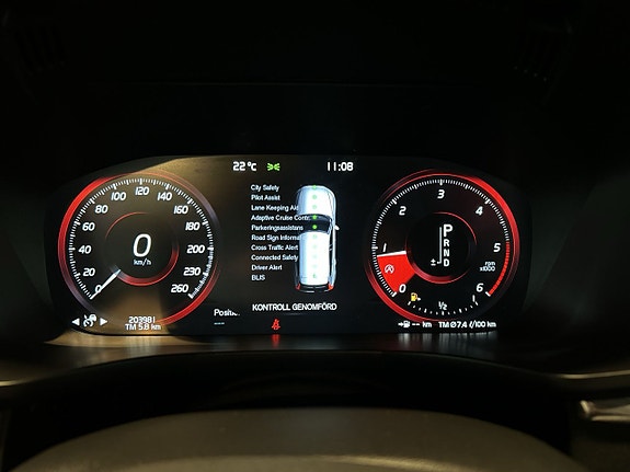 Volvo XC60 17 of 19