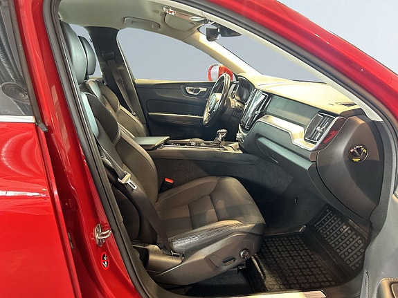 Volvo XC60 10 of 19