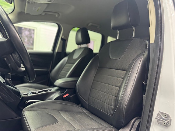 Ford Kuga 13 of 19