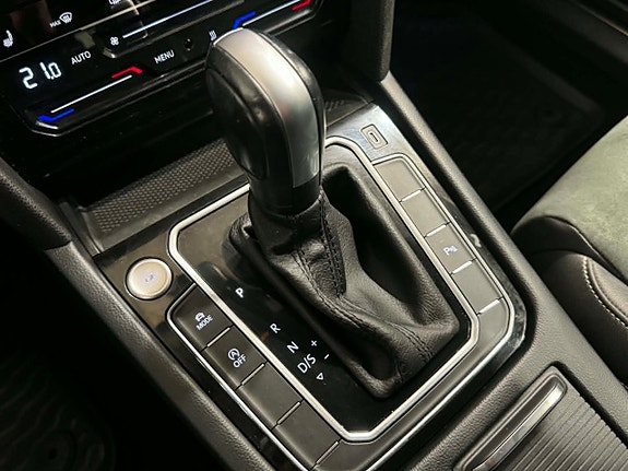 Volkswagen Passat 14 of 17