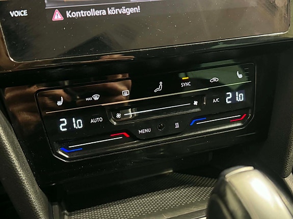 Volkswagen Passat 15 of 17
