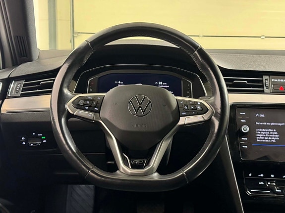 Volkswagen Passat 10 of 17