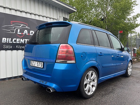 Opel Zafira 3 of 5