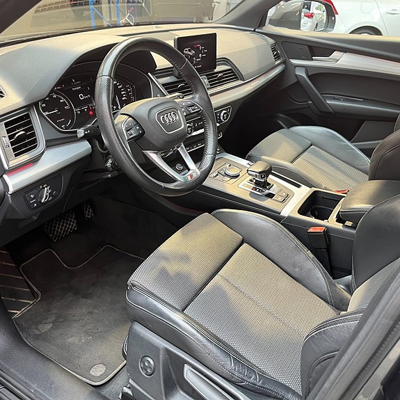 Audi Q5 9 of 14