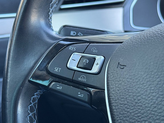 Volkswagen Passat 10 of 15
