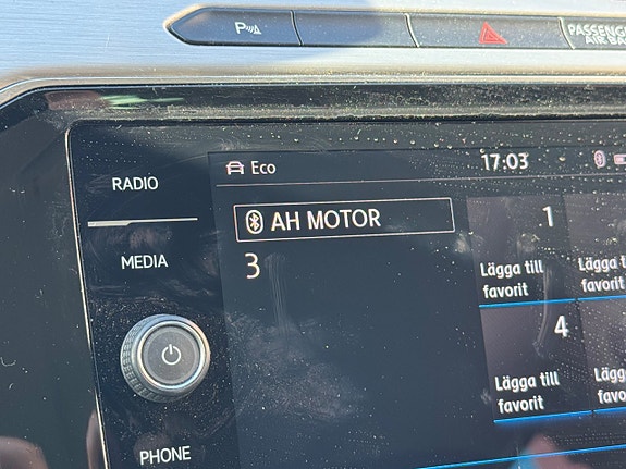 Volkswagen Passat 6 of 15